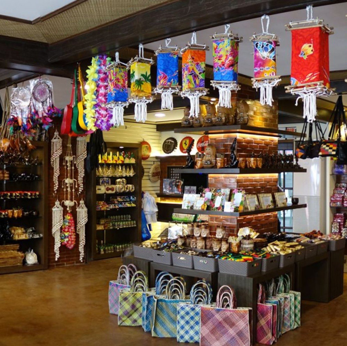 CORON SOUVENIR SHOP