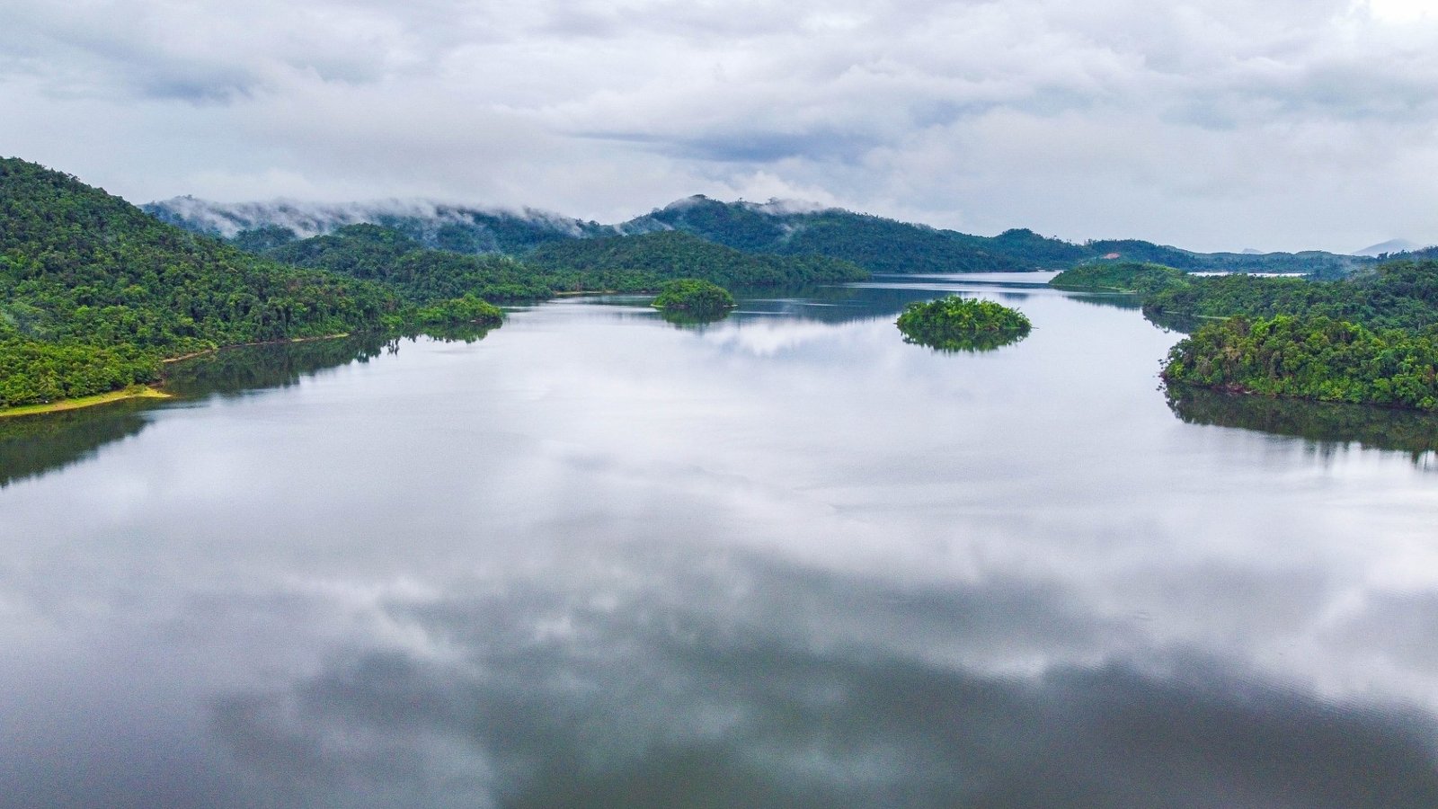 Lake Manguao